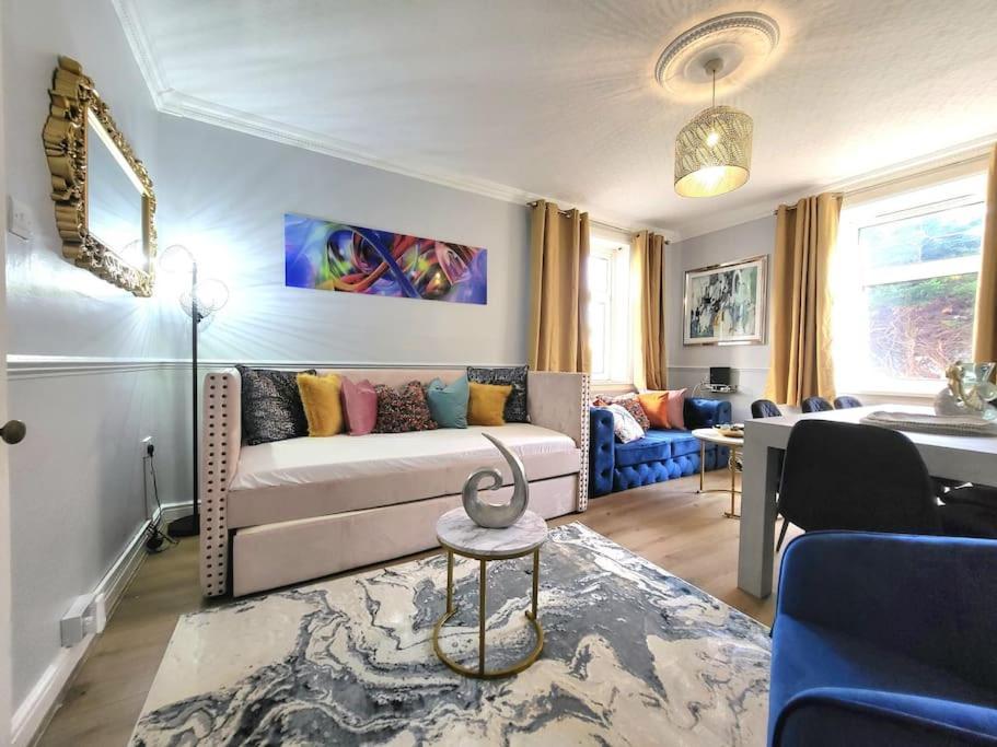אדינבורו 4 Bedrooms Apartment By Sensational Stay Short Lets & Serviced Accommodation מראה חיצוני תמונה