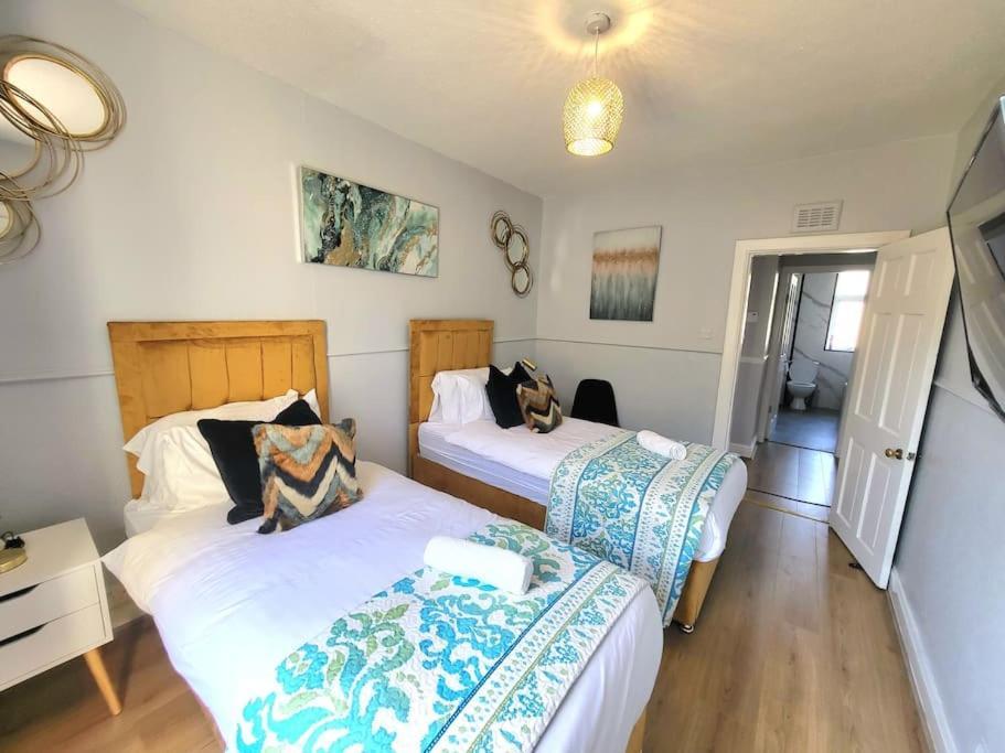 אדינבורו 4 Bedrooms Apartment By Sensational Stay Short Lets & Serviced Accommodation מראה חיצוני תמונה
