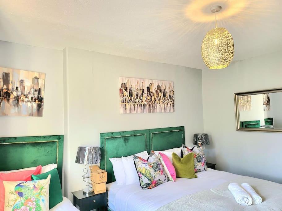 אדינבורו 4 Bedrooms Apartment By Sensational Stay Short Lets & Serviced Accommodation מראה חיצוני תמונה
